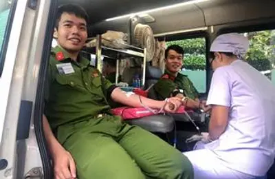 Ngày thứ Bảy tươi hồng