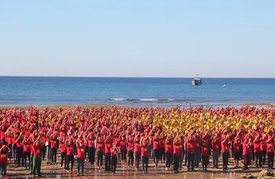 “Đoàn kết, đoàn kết, đại đoàn kết. Thành công, thành công, đại thành công”