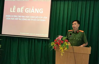 Bế giảng Khóa D14T – Đào tạo Đại học CSND hệ VLVH mở tại Công an Thành phố Hồ Chí Minh