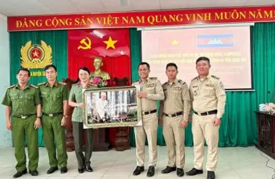 Đoàn học viên Campuchia giao lưu, tham quan thực tế tại Công an huyện Tân Phú, tỉnh Đồng Nai