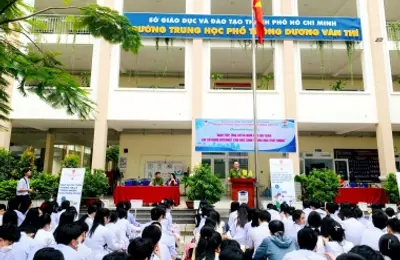 Nâng cao nhận thức cho các em học sinh trong giao tiếp, đảm bảo an toàn khi sử dụng Internet