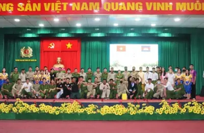 Giao lưu văn nghệ giữa sinh viên hai nước Việt Nam - Campuchia