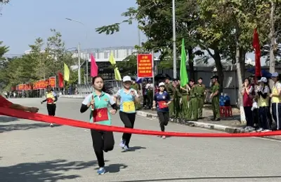 Sôi động ngày hội chị em phụ nữ