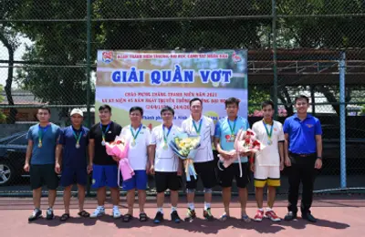 Sôi động cùng giải Quần vợt Đại học CSND