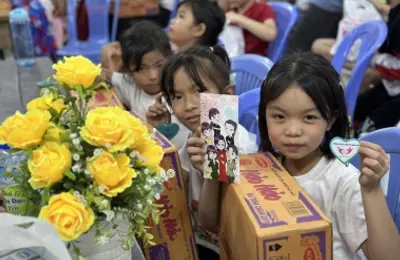 Mùa xuân ấm áp đến với lớp học tình thương Rạch Ông