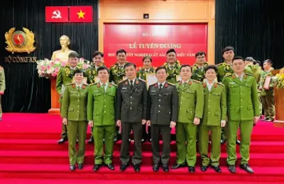 7 học viên Nhà trường được trao tặng danh hiệu Học viên tốt nghiệp xuất sắc, tiêu biểu 2022