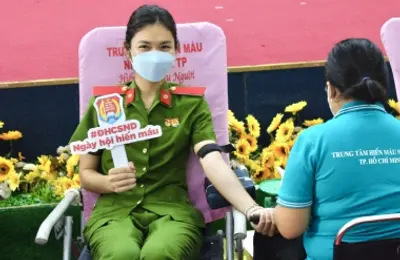 Yêu thương bắt đầu từ sẻ chia