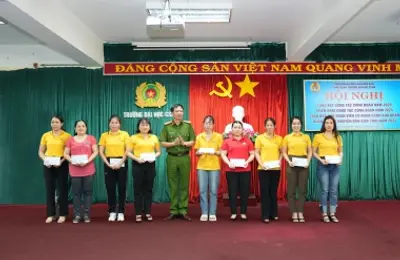 12 tập thể, cá nhân được khen thưởng trong Tổng kết công tác công đoàn năm 2023