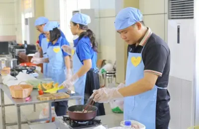 “Bữa cơm gia đình - Gắn kết yêu thương”