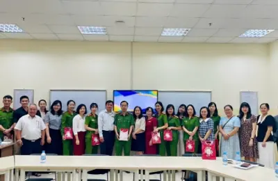 Khoa Ngoại ngữ -Tin học Trường Đại học CSND và Trung tâm Ngôn ngữ sáng tạo Trường Đại học Tôn Đức Thắng giao lưu, trao đổi kinh nghiệm