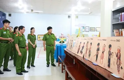 Triển lãm trưng bày tranh vẽ Đồng bào Việt Phục - Trang phục truyền thống của 54 dân tộc Việt Nam