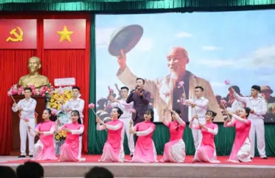 Giao lưu văn nghệ, thể thao chào mừng kỷ niệm 135 năm Ngày sinh Chủ tịch Hồ Chí Minh