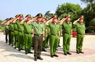Lớp Nghiên cứu sinh 14 về nguồn tại Khu di tích lịch sử Ban An ninh Trung ương cục Miền Nam