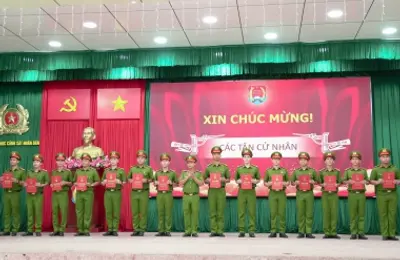 Bế giảng Khóa D2S-VB2A (ĐTHS3&ĐTHS4)